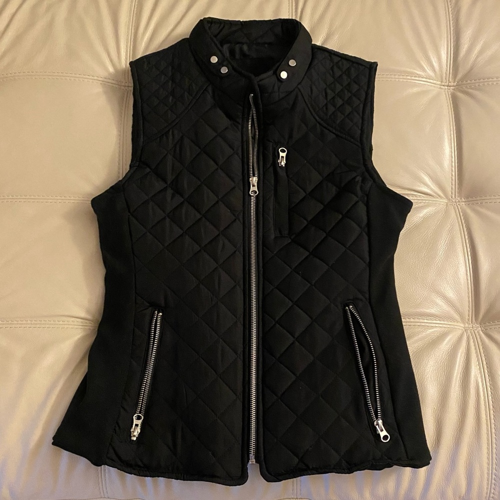 Me Jane black vest quilt medium